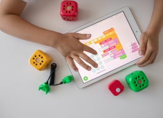 De ce manualele școlare trebuie să se updateze în ritm cu Google 0 (0)