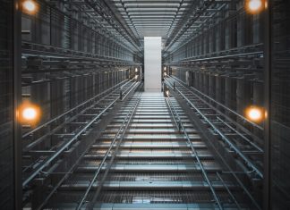 Lifturile de mare viteză: Tehnologia care ne duce spre nori în secunde. 0 (0)