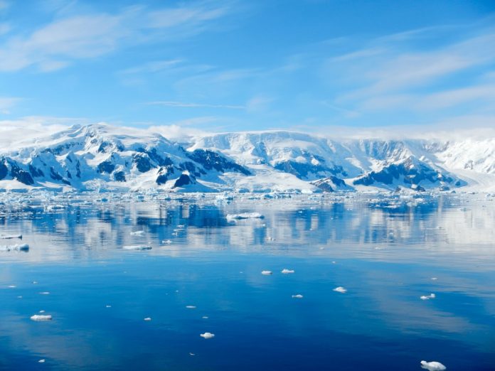Ghețarii din Antarctica: Ce ne spun carotele de gheață despre trecutul planetei?