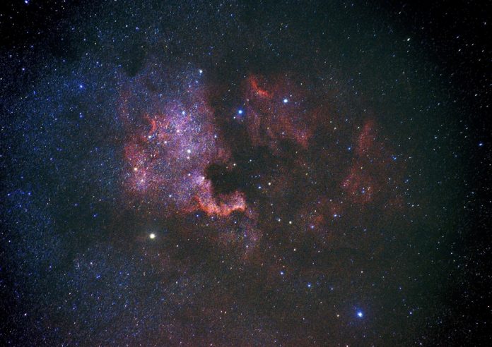 Telescopul Spitzer și viziunea sa în infraroșu asupra universului.