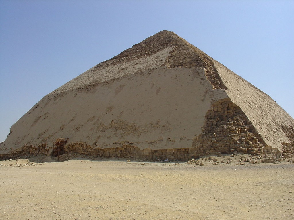 1280px-Snefru's_Bent_Pyramid_in_Dahshur
