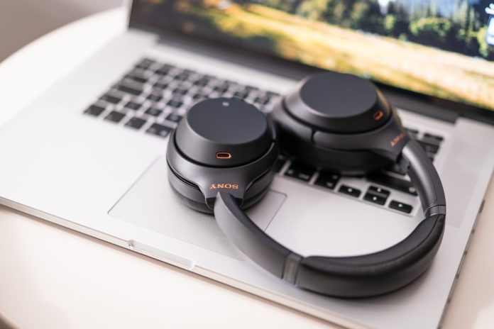 Cum funcționează tehnologia de anulare a zgomotului (Noise Cancelling)?