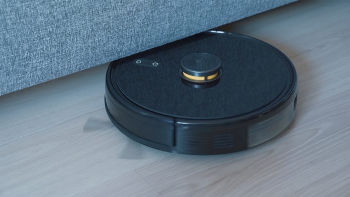 Aspiratorul Roomba (2002): Primul robot care a cucerit sufrageriile noastre.