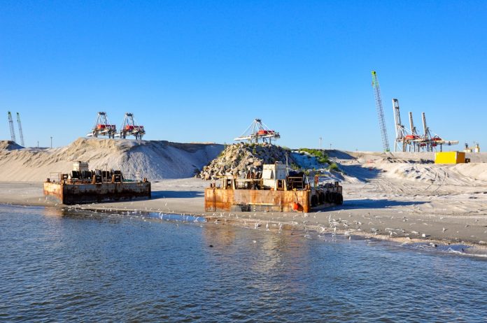 Resursele minerale ale oceanelor: Oportunități și riscuri ecologice.