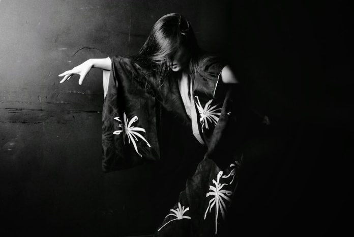 Cum a influențat tehnologia moda și designul obiectelor de zi cu zi?