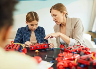 Educația STEM: Motorul economiei viitorului 0 (0)