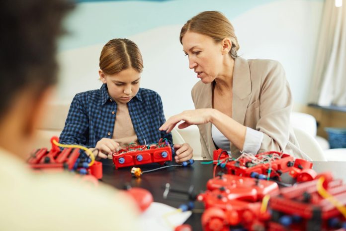 Educația STEM: Motorul economiei viitorului