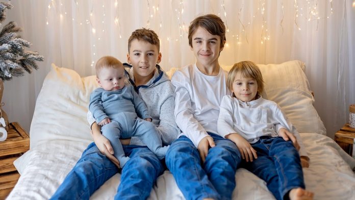 Family-four-boys_2000x1125