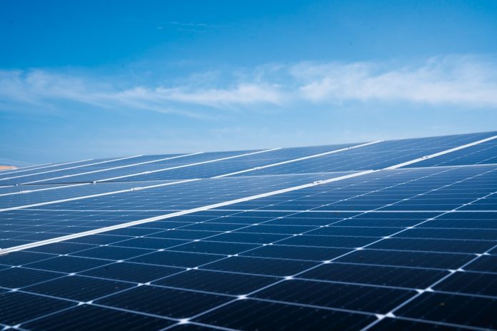 Cum funcționează panourile solare moderne și eficiența lor crescută