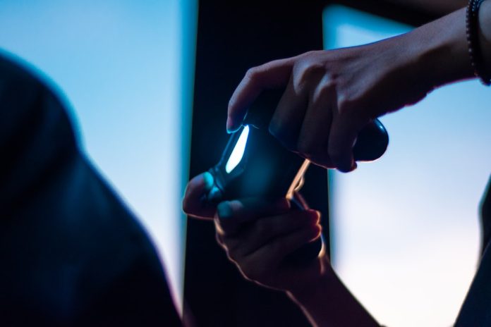 Cum funcționează de fapt ecranele tactile (Touchscreen)?