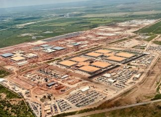 OpenAI Anunță Investiții Colosale în Centre de Date: Ce Înseamnă Acest Pas Gigant? 0 (0)