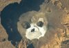 Misterul Craniului Vulcanic din Sahara, Dezvăluit într-o Fotografie Spectaculoasă din Spațiu