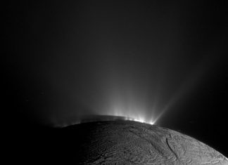 Descoperirea care schimbă tot: Luna înghețată Enceladus ar putea susține viața 5 (1)