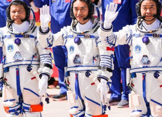 Deșeuri spațiale ar putea fi cauza amânării întoarcerii unei nave chinezești cu echipaj uman 1 (1)