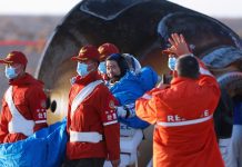 Trei astronauți rămân blocați pe stația spațială chineză fără o capsulă sigură pentru întoarcere