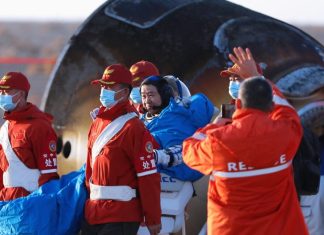 Trei astronauți rămân blocați pe stația spațială chineză fără o capsulă sigură pentru întoarcere 1 (1)