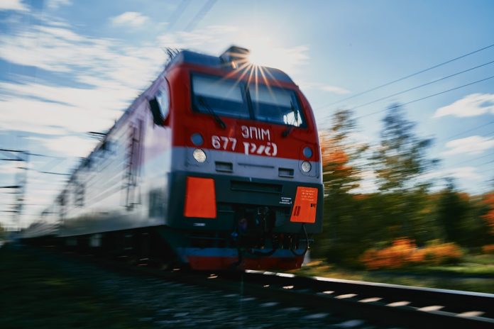 Cum funcționează maglev-ul și viitorul transportului feroviar de mare viteză