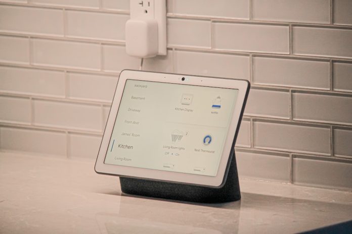 Smart Home: Primele concepte de case inteligente din anii 2000.
