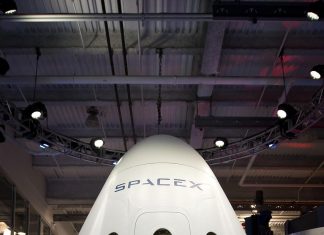 Prima evacuare medicală a NASA din spațiu se încheie cu un aterizaj precis în ocean 5 (3)