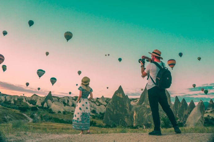 Impactul tehnologiei asupra modului în care călătorim (Booking, TripAdvisor)