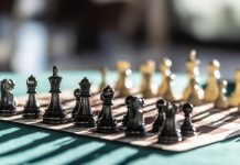 De ce Inteligența Artificială se încurcă în anumite jocuri? Descoperirea limitelor AI în jocurile de strategie