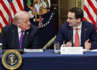 Panele de Știință și Tehnologie ale lui Trump, Populate cu Non-Științifici 0 (0)