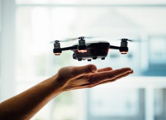 Inovația în transportul de marfă: Drone și camioane autonome 0 (0)