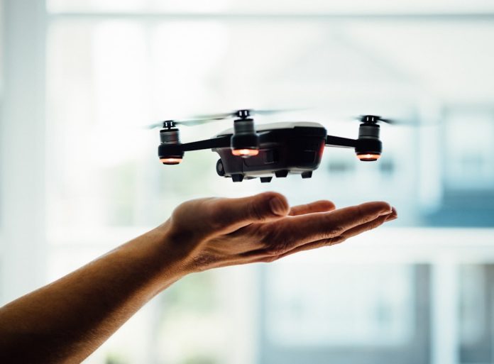Inovația în transportul de marfă: Drone și camioane autonome
