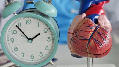 Clock-and-heart-400x225