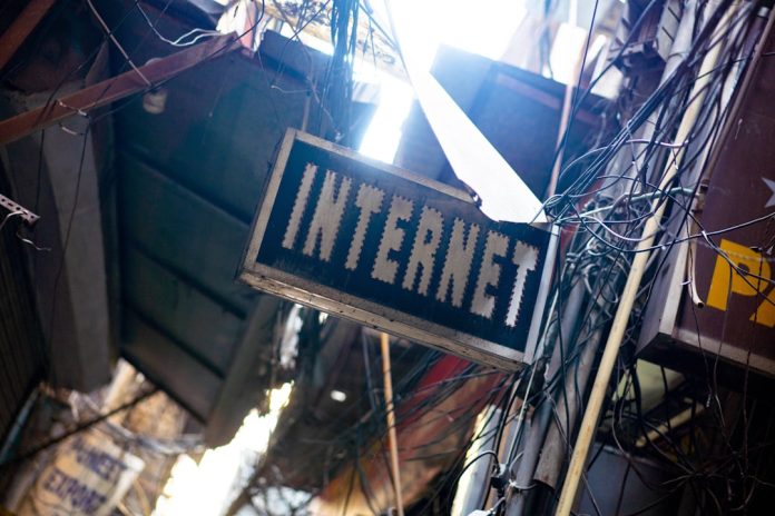 Cum a schimbat era High-Speed Internet consumul de media acasă
