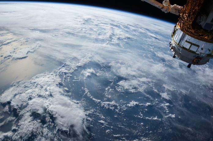 Cum funcționează un telescop spațial în afara atmosferei