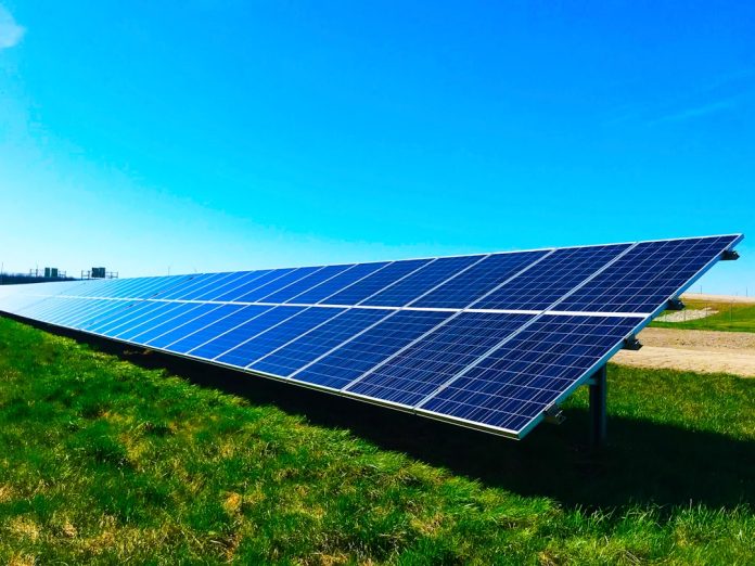 Panourile fotovoltaice: Cum a început scăderea costurilor energiei solare?