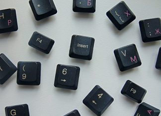 Tastatura QWERTY pe telefon: De la butoane fizice la ecrane tactile. 0 (0)