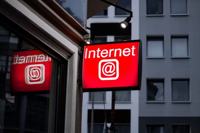 Viitorul internetului: De la Web 2.0 la Web 3.0