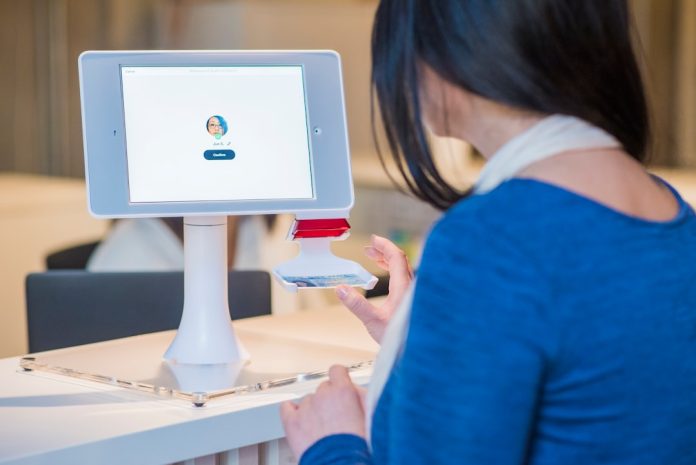 Viitorul muncii în viziunea anilor 2000: Colaborarea om-robot.