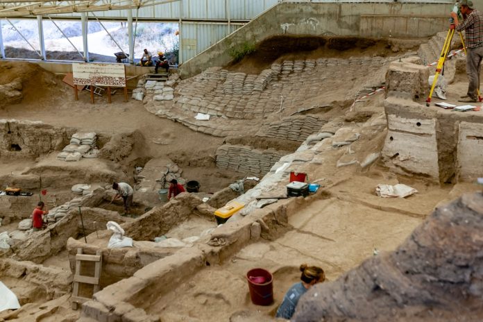 Epoca de bronz și colapsul sistemic global: Când lumea antică s-a prăbușit în câteva decenii.