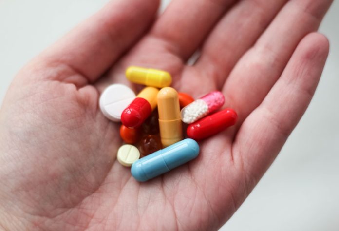 Epoca post-antibiotice: Cum luptăm cu super-bacteriile rezistente la medicamente?