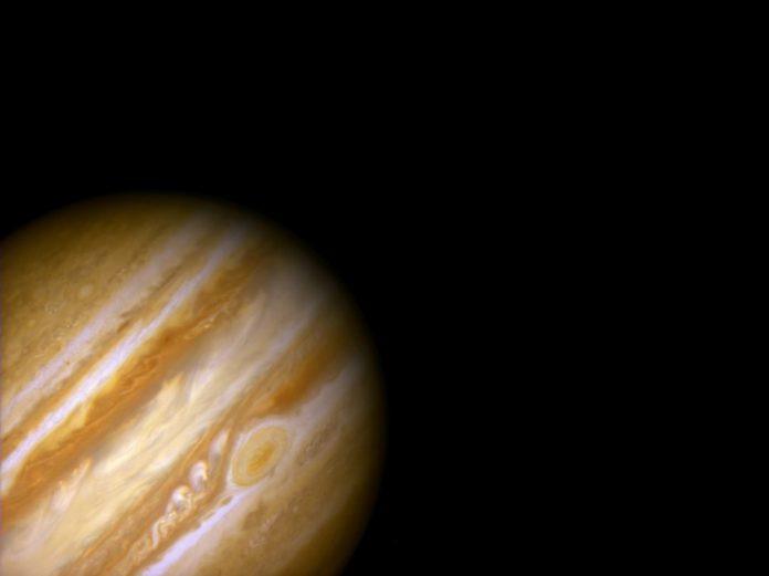 Aurora boreală pe alte planete: Spectacolul de lumini de pe Jupiter și Saturn.