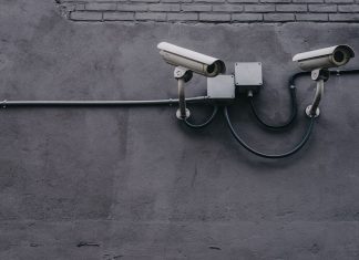 Cum ne monitorizează propriile telefoane: Mituri urbane vs. reality tehnică.