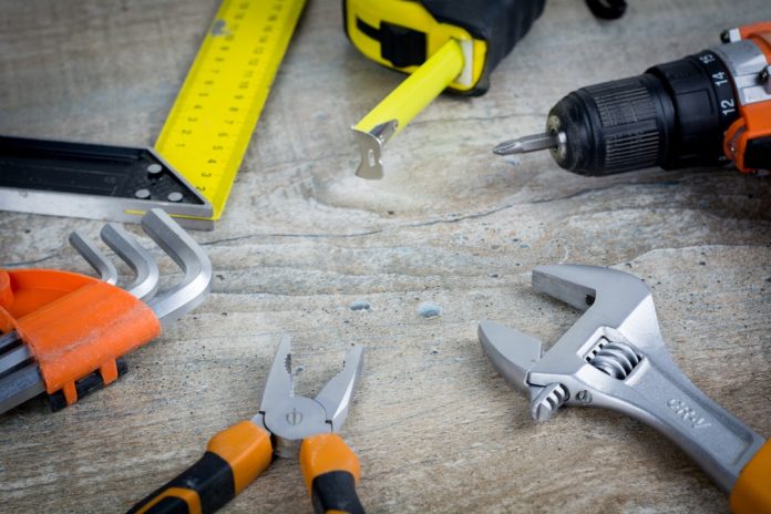 Materialele inteligente care se repară singure: De la ecrane de telefon la poduri.