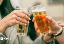 Pub-urile din Anglia și Țara Galilor vor permite aplicațiile de identificare digitală pentru a dovedi vârsta