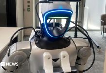 Lumi virtuale în care sunt antrenați roboții