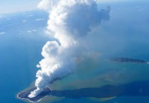 Vulcanii subacvatici mici pot declanșa tsunami-uri uriașe