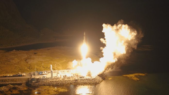 Spectrum_mission_Onwards_and_upwards_liftoff_pillars-1152x648