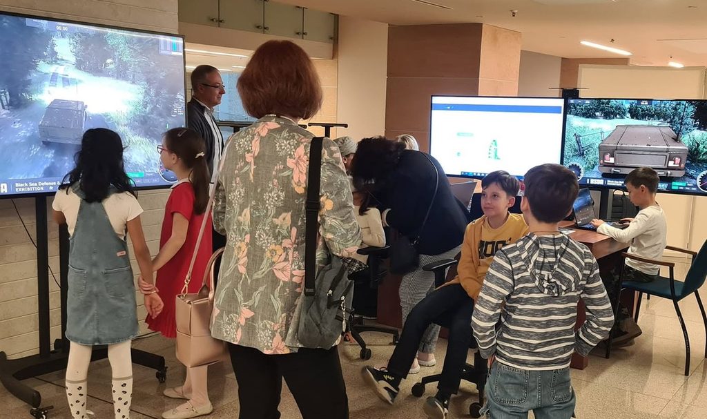 Programul Știință și Imaginație, la Târgul de Activități Extrașcolare Programul Știință și Imaginație, la Târgul de Activități Extrașcolare