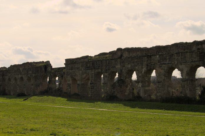 Cum a influențat plumbul din apeducte prăbușirea Imperiului Roman? O perspectivă toxicologică.