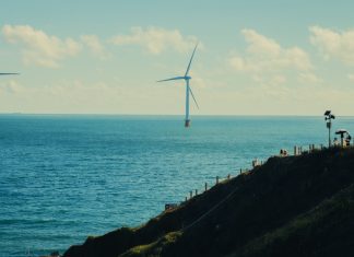 Energia mareomotrică și a valurilor: Cum putem transforma oceanele în centrale electrice.