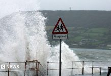 Furtuna Boelo lasă mii de locuințe fără curent și paralizează traficul aerian în Irlanda