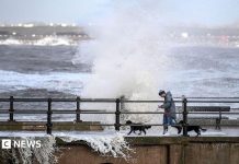 Furtuna Boelo lasă zeci de mii de case fără curent și aduce noi avertizări de vânt puternic în Marea Britanie