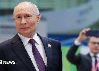 Elon Musk, lăudat de Vladimir Putin pentru inovațiile în internetul prin satelit 0 (0)